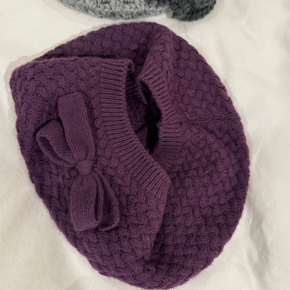 Bundle of 8 beret’s / bobble hats (crochet, knit, sequins) - Picture 11 of 11